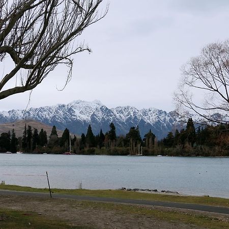 Lakeside Motel Queenstown Exterior photo