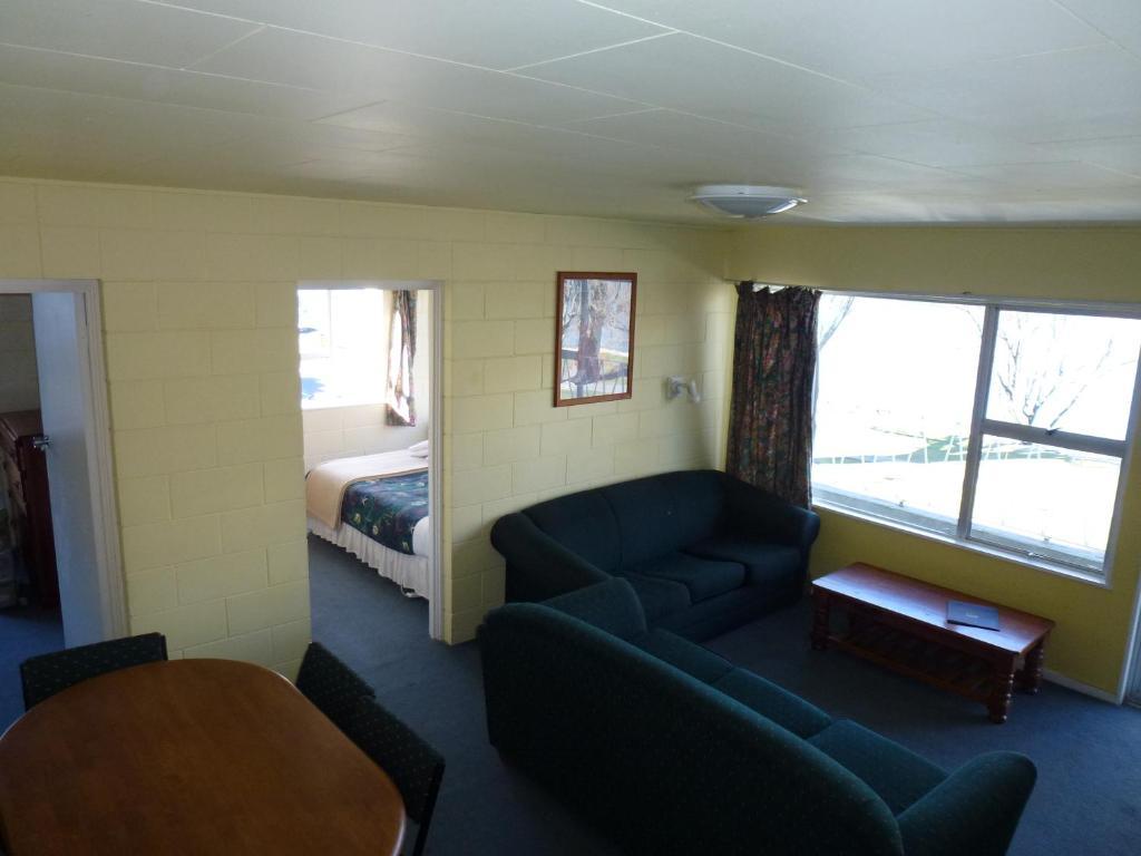Lakeside Motel Queenstown Room photo